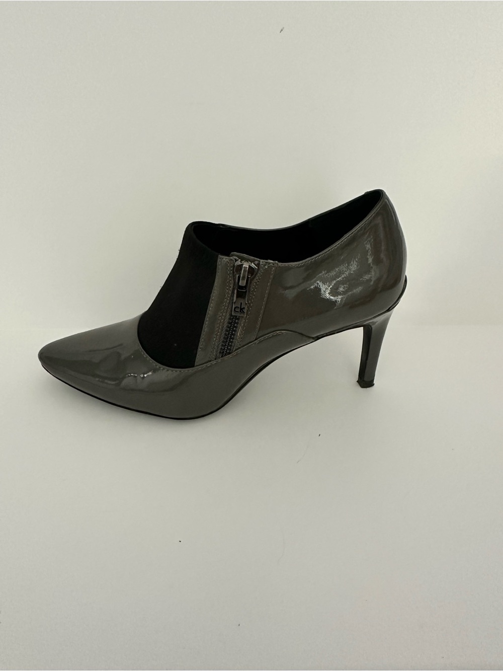 Calvin Klein Jalana Women's Size 6 Gray Patent Leather Heels Classic Pumps Shoes